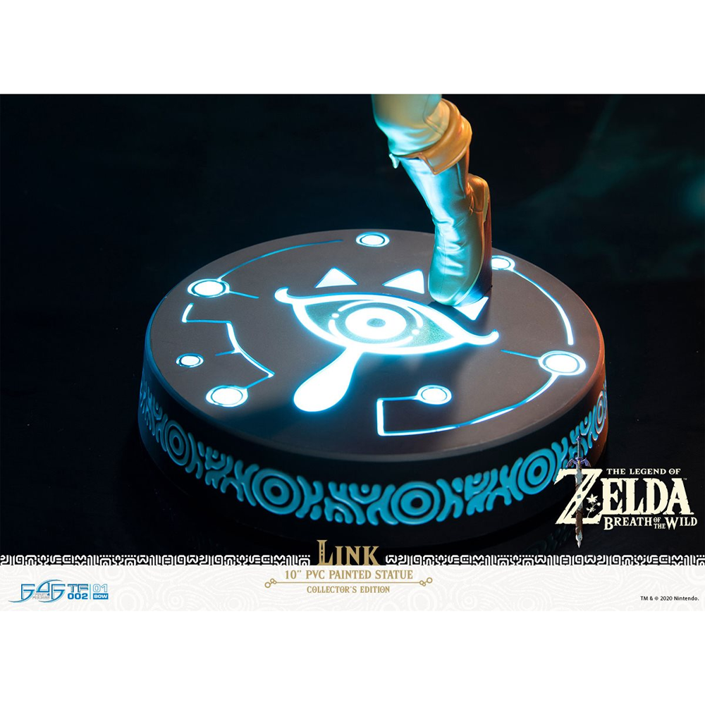 First 4 Figures: The Legend of Zelda: Breath of the Wild - Link Statue (ONLINE ORDER ONLY)