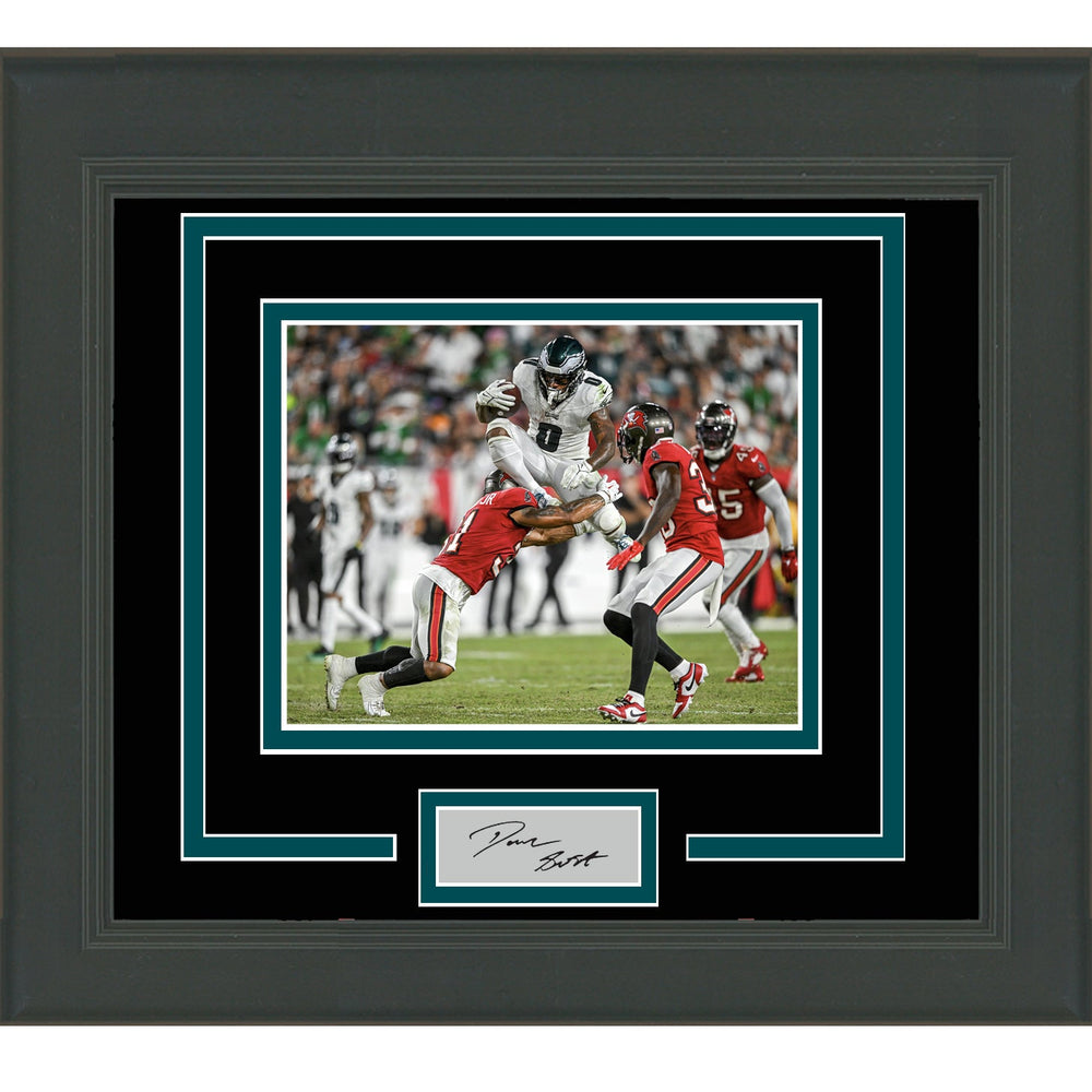 Framed D'Andre Swift Philadelphia Eagles Facsimile Laser Engraved Signature Auto 11x14 Football Photo (ONLINE ORDER ONLY)