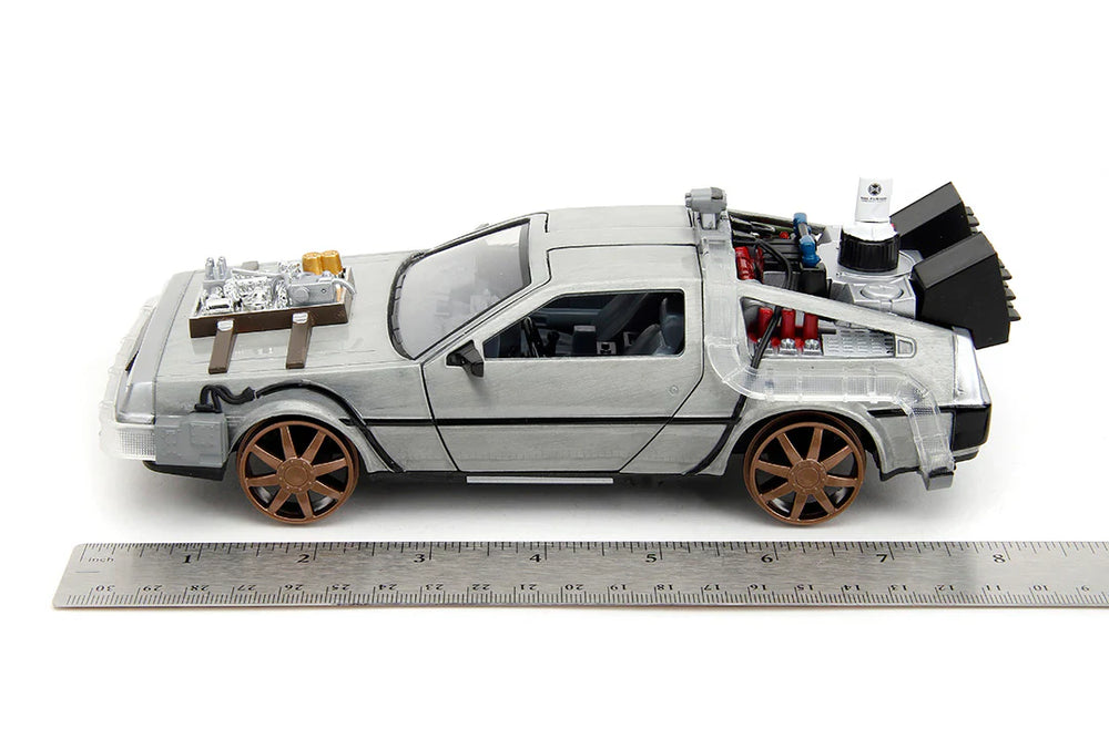 Back to the Future Part III (rail version) die-cast 1:24 scale "Hollywood Rides" light-up DeLorean Time Machine (ONLINE ORDER ONLY)