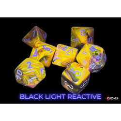 CHX27543 Symphony Festive Dice with White Numbers 16mm (5/8in) Set of 7 (ONLINE ORDER ONLY)