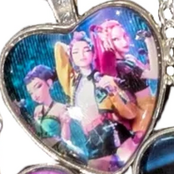 K-POP DEMON HUNTERS Heart Pendant Necklace – Character Art Collection (ONLINE ORDER ONLY)