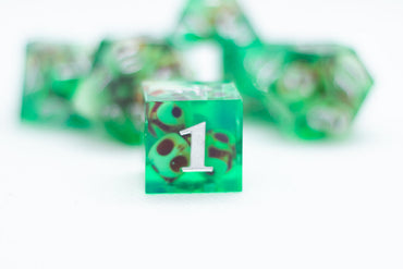 Teal Green Skull Inclusion 7-Dice Set Resin Sharp Edge RPG DND (Limited Stock) (Online Only)
