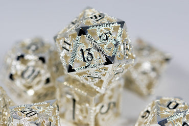(Elvish White) Deadly Dragon Dice: Shards of Oblivion Hollow Metal (Online Only)