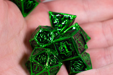 Alien 7-Dice Metal Set Green w/ Black Fill {North Star Dice Collection} (Online Only)