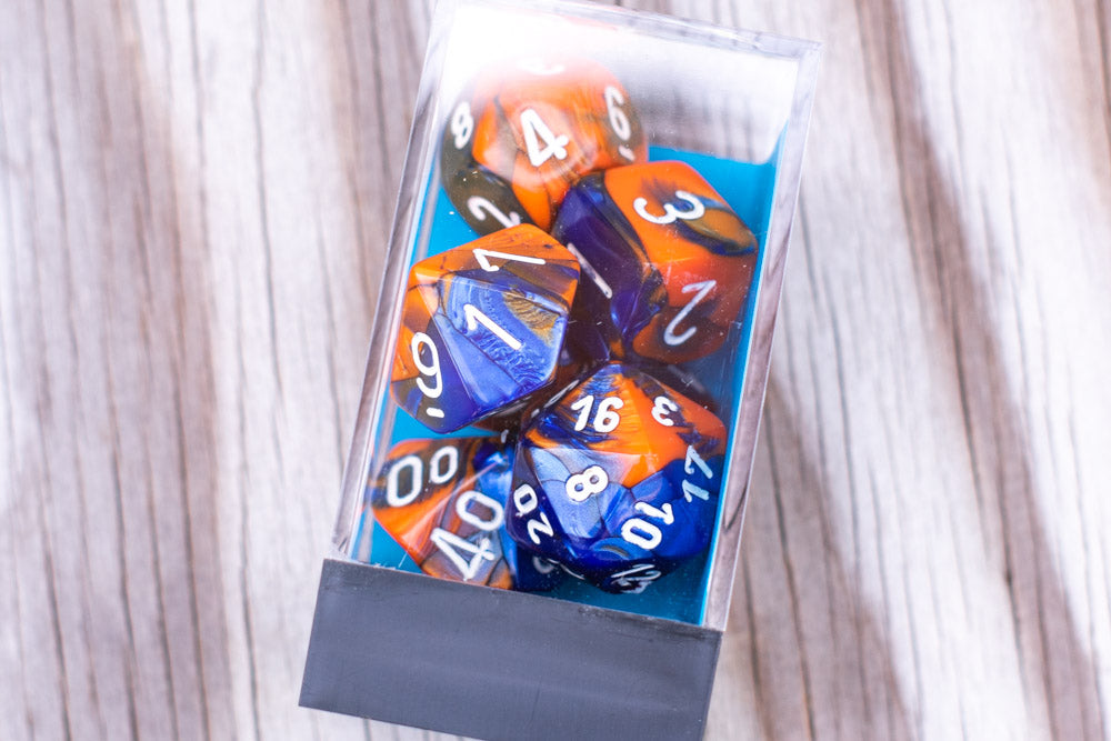 Gemini Polyhedral Blue-Orange wWhite 7-Dice Set OOP (Online Only)