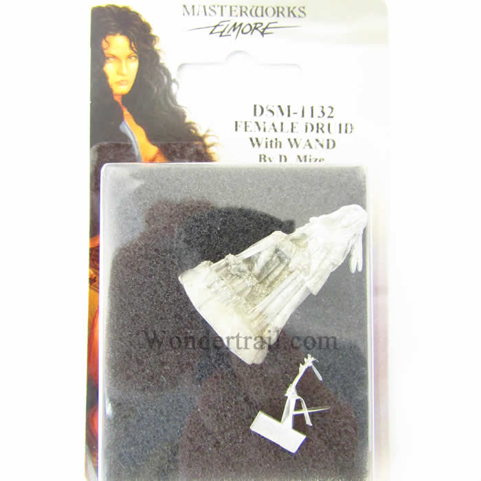 DSM1132 Female Druid with Wand Miniature Elmore Masterwork (ONLINE ORDER ONLY)