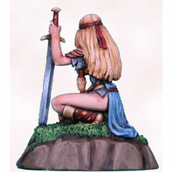 DSM1133 Evening Rest Crouching Female Warrior Miniature (ONLINE ORDER ONLY)