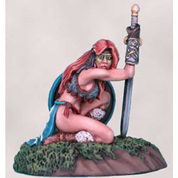 DSM1137 Female Fighter Waiting For Shadamerh Miniature (ONLINE ORDER ONLY)