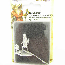DSM4603 Arthur and Rankin Human Wizard with Familiar Miniature (ONLINE ORDER ONLY)