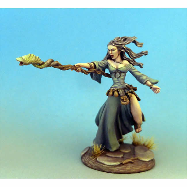 DSM7312 Female Mage with Staff Miniature Visions In Fantasy (ONLINE ORDER ONLY)