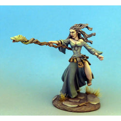 DSM7312 Female Mage with Staff Miniature Visions In Fantasy (ONLINE ORDER ONLY)