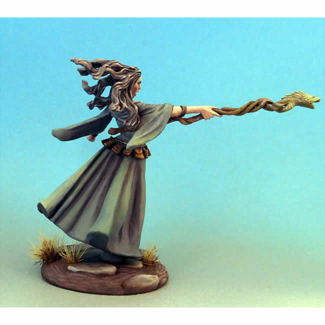 DSM7312 Female Mage with Staff Miniature Visions In Fantasy (ONLINE ORDER ONLY)