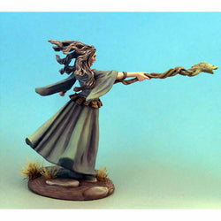 DSM7312 Female Mage with Staff Miniature Visions In Fantasy (ONLINE ORDER ONLY)