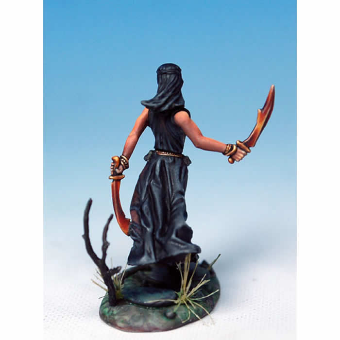 DSM7326 Female Veiled Assassin Miniature Visions In Fantasy (ONLINE ORDER ONLY)