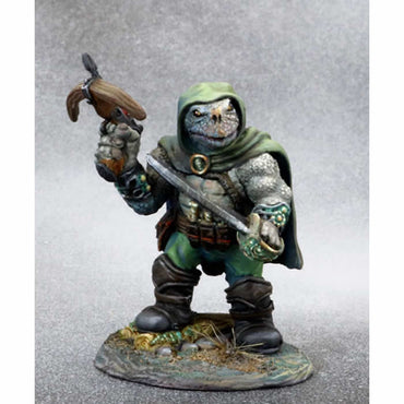 DSM8120 Tortoise Rogue with Hand Crossbow and Sword Miniature (ONLINE ORDER ONLY)