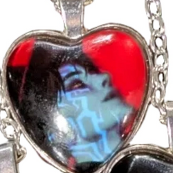 K-POP DEMON HUNTERS Heart Pendant Necklace – Character Art Collection (ONLINE ORDER ONLY)