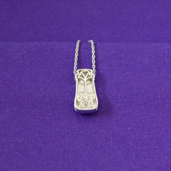 Disney X RockLove DISNEY THE EMPERORS NEW GROOVE Yzma Iconic Villains Necklace (ONLINE ORDER ONLY)