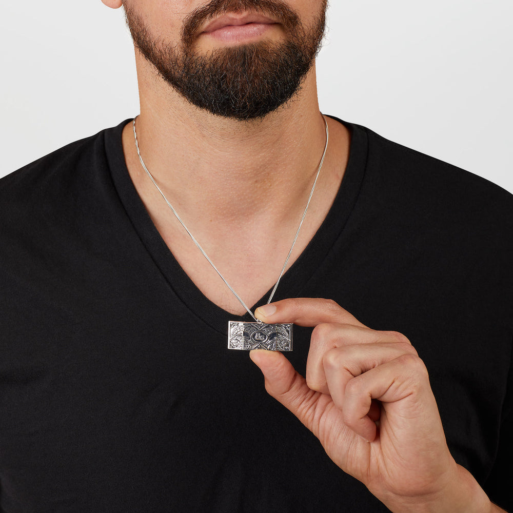 Dungeons and Dragons X RockLove Dungeon Master Game Screen Necklace (ONLINE ORDER ONLY)