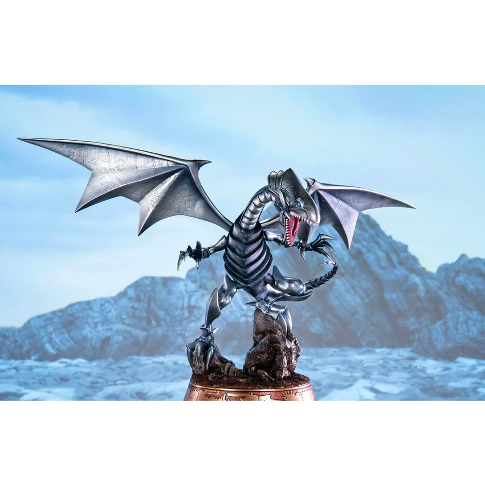 First 4 Figures: Yu-Gi-Oh! - Blue Eyes White Dragon (Silver Variant) Statue (ONLINE ORDER ONLY)