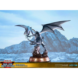 First 4 Figures: Yu-Gi-Oh! - Blue Eyes White Dragon (Silver Variant) Statue (ONLINE ORDER ONLY)
