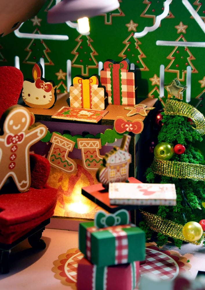 Hello Kitty® Gingerbread House (ONLINE ORDER ONLY)