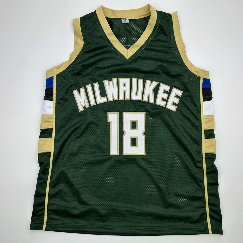 Facsimile Autographed Kyle Kuzma Milwaukee Green Reprint Laser Auto Basketball Jersey Size Men's XL (ONLINE ORDER ONLY)