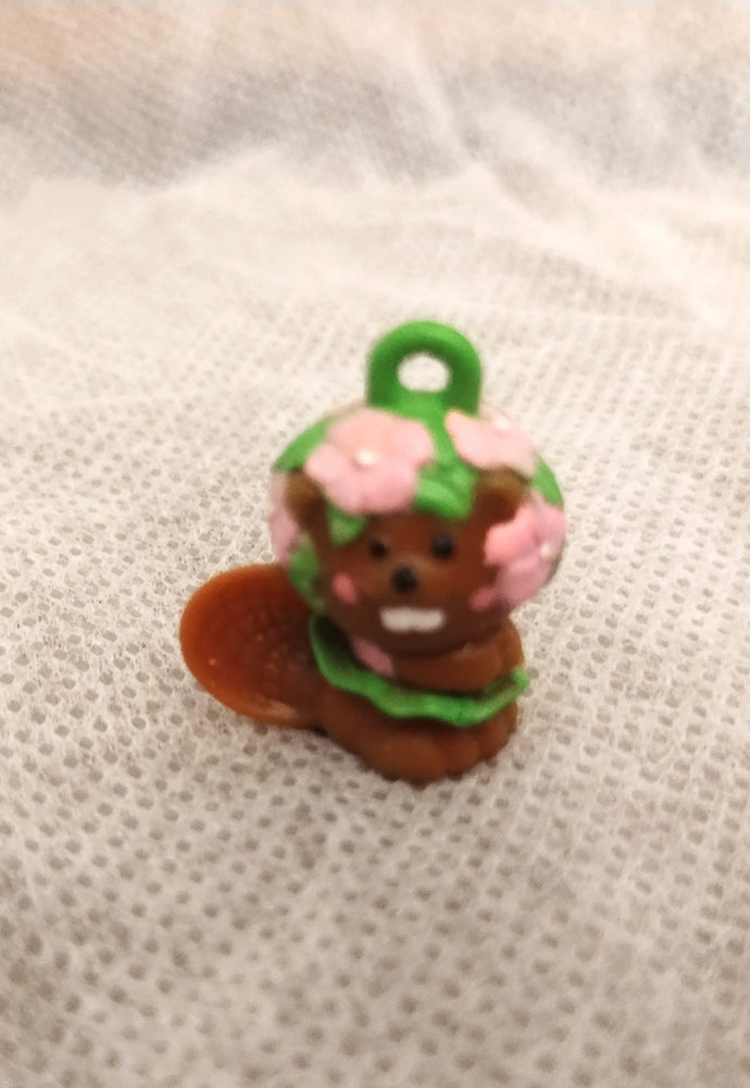Charmkins Figure - Busy Lizzie Beaver (ONLINE ORDER ONLY)