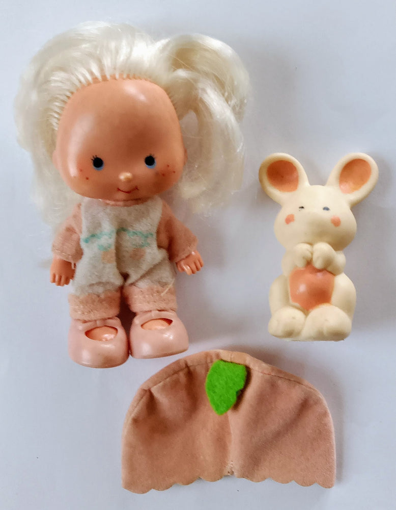 Strawberry Shortcake Doll - Apricot (with bunny) (ONLINE ORDER ONLY)