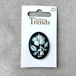 4610 Flower Cameo - Button Trends - 1 Hole Shank Buttons - 38mm - White Black (ONLINE ORDER ONLY)