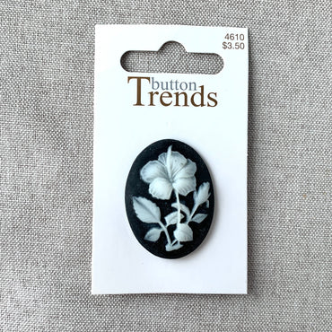 4610 Flower Cameo - Button Trends - 1 Hole Shank Buttons - 38mm - White Black (ONLINE ORDER ONLY)