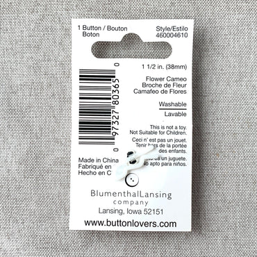 4610 Flower Cameo - Button Trends - 1 Hole Shank Buttons - 38mm - White Black (ONLINE ORDER ONLY)