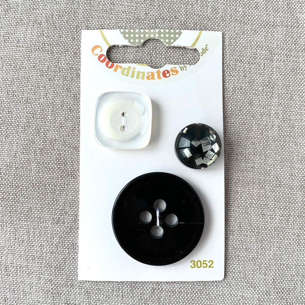 3052 - Coordinates - 2 Hole - Assorted Sizes - Black White Silver (ONLINE ORDER ONLY)
