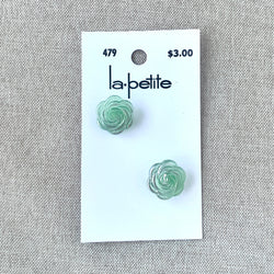 479 Green Flower - La Petite - 1 Hole Shank - 16mm - Green (ONLINE ORDER ONLY)