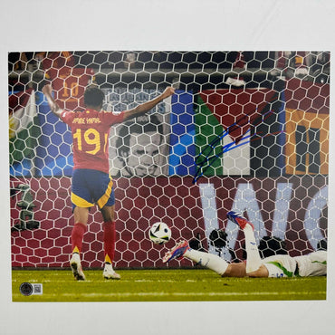 Autographed/Signed Lamine Yamal Spain 11x14 Soccer Photo Beckett BAS COA #3 (ONLINE ORDER ONLY)
