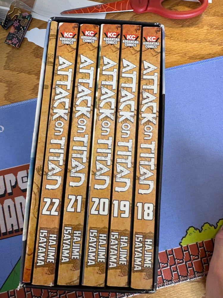 Attack on Titan Vol 18-22 Box Set (Online Order Only)