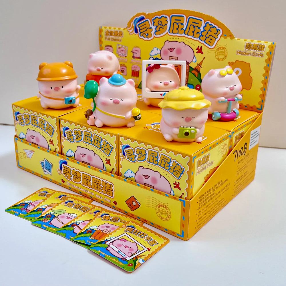 TOURIST PIGGY FIGURINE BLIND BOX (1 Blind Box) (ONLINE ORDER ONLY)