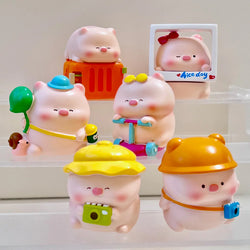 TOURIST PIGGY FIGURINE BLIND BOX (1 Blind Box) (ONLINE ORDER ONLY)