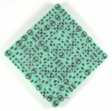 KOP08674 Green Alien Glow in the Dark Dice Black Aliens D6 16mm Bulk Pack of 100 (ONLINE ORDER ONLY)