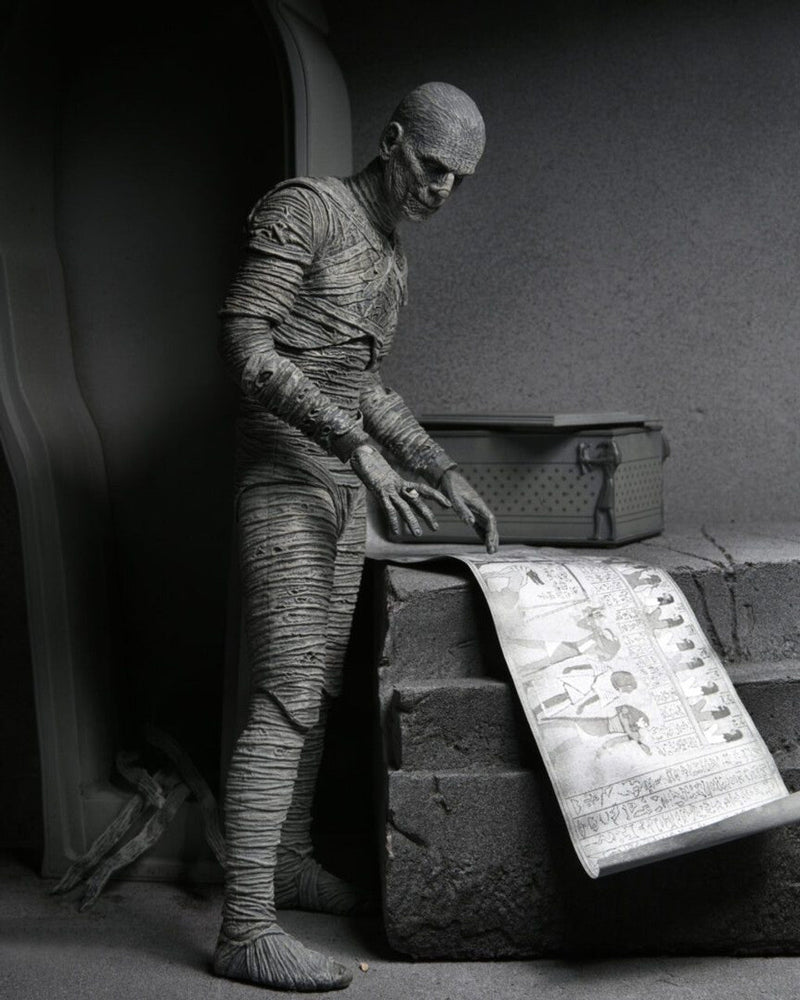 NECA Universal Monsters: Ultimate Mummy (Black & White) (ONLINE ORDER ONLY)