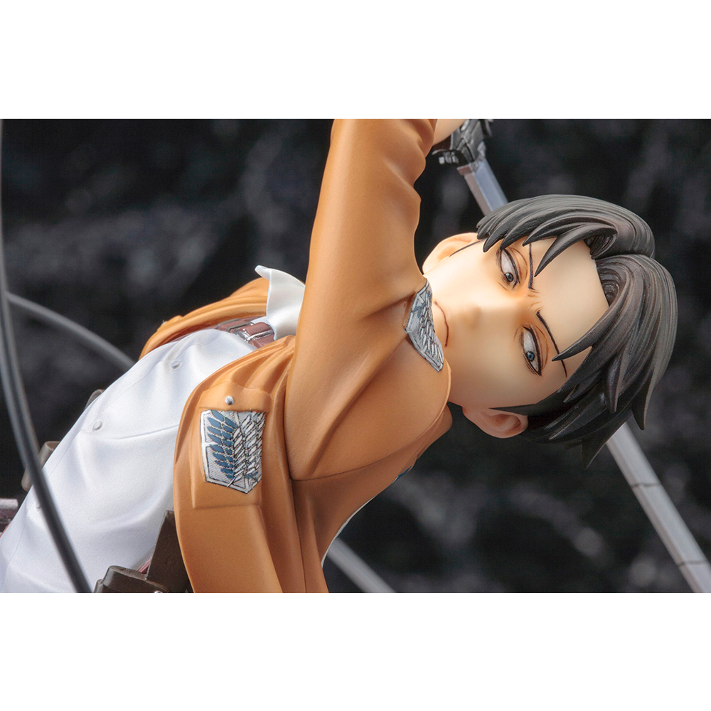 KOTOBUKIYA ARTFX J: Attack on Titan - Levi Renewal Package Ver. 1/7 Scale Figure (ONLINE ORDER ONLY)