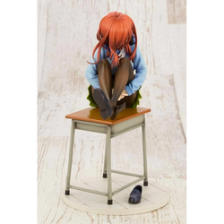 KOTOBUKIYA: The Quintessential Quintuplets - Miku Nakano 1/8 Scale Figure (ONLINE ORDER ONLY)