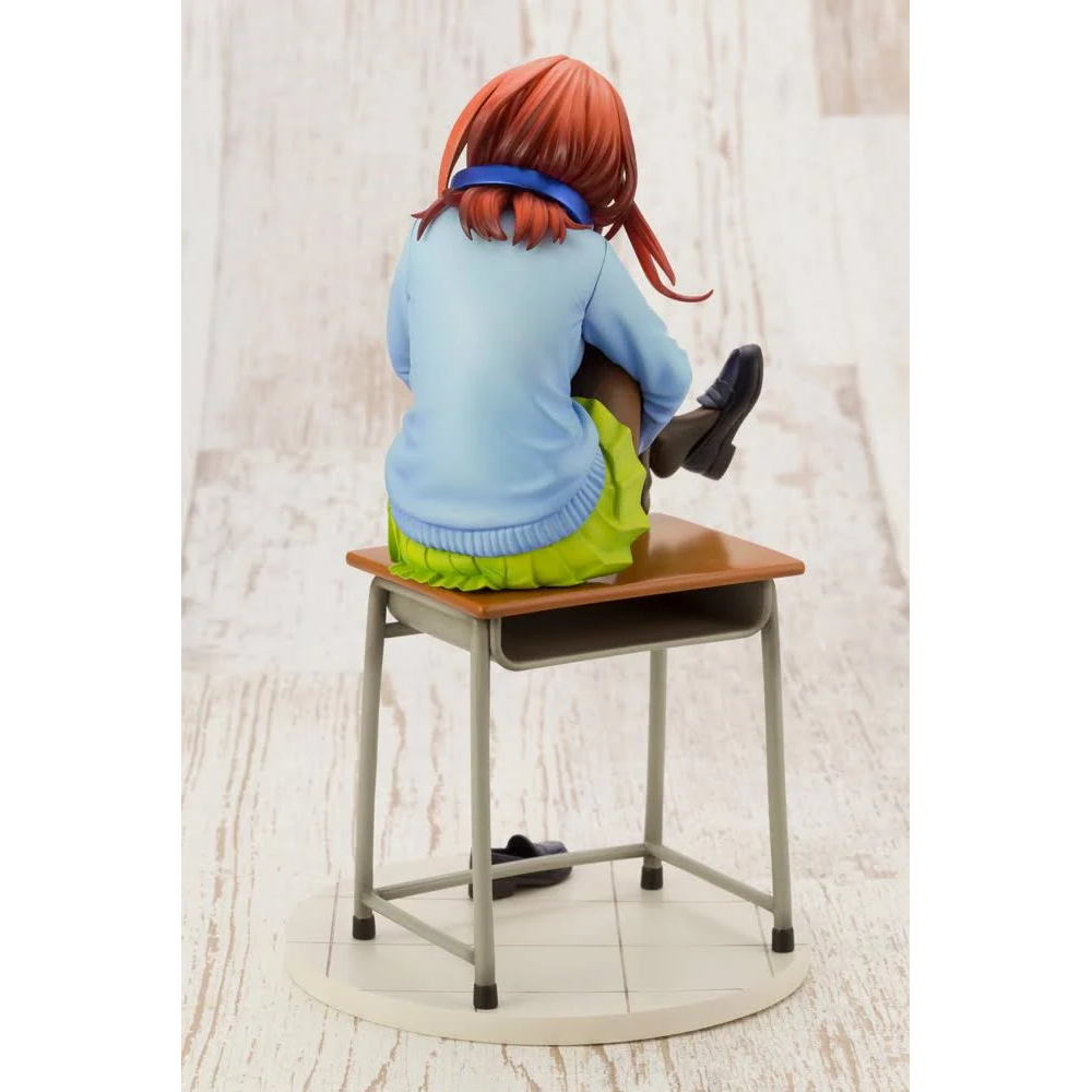 KOTOBUKIYA: The Quintessential Quintuplets - Miku Nakano 1/8 Scale Figure (ONLINE ORDER ONLY)