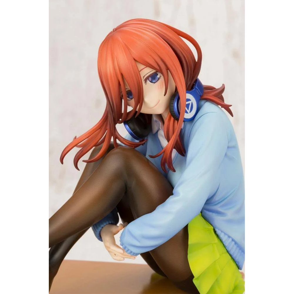 KOTOBUKIYA: The Quintessential Quintuplets - Miku Nakano 1/8 Scale Figure (ONLINE ORDER ONLY)