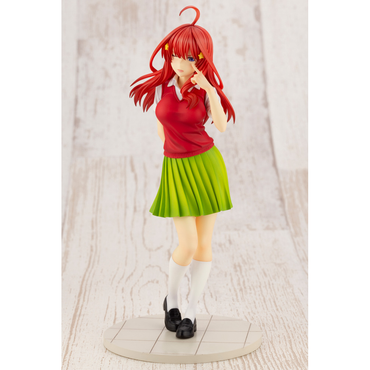 KOTOBUKIYA ARTFX J: The Quintessential Quintuplets - Itsuki Nakano 1/8 Scale Statue (ONLINE ORDER ONLY)