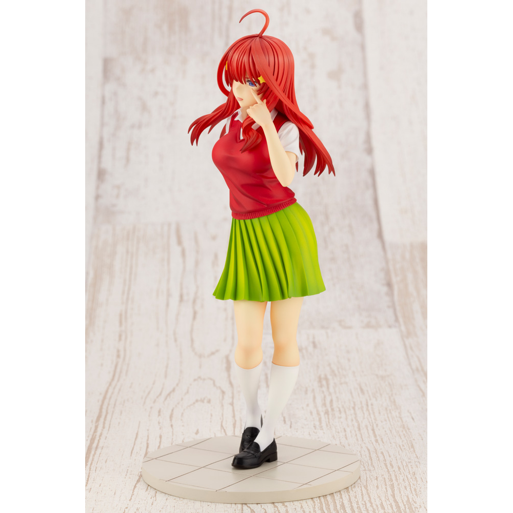 KOTOBUKIYA ARTFX J: The Quintessential Quintuplets - Itsuki Nakano 1/8 Scale Statue (ONLINE ORDER ONLY)