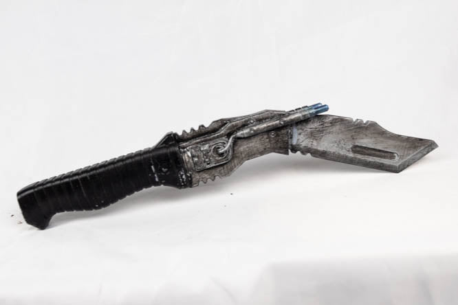 Beckett Knife Prop (ONLINE ORDER ONLY)