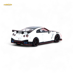 Inno64 NISSAN GT-R (R35) NISMO White 1:64 (ONLINE ORDER ONLY)