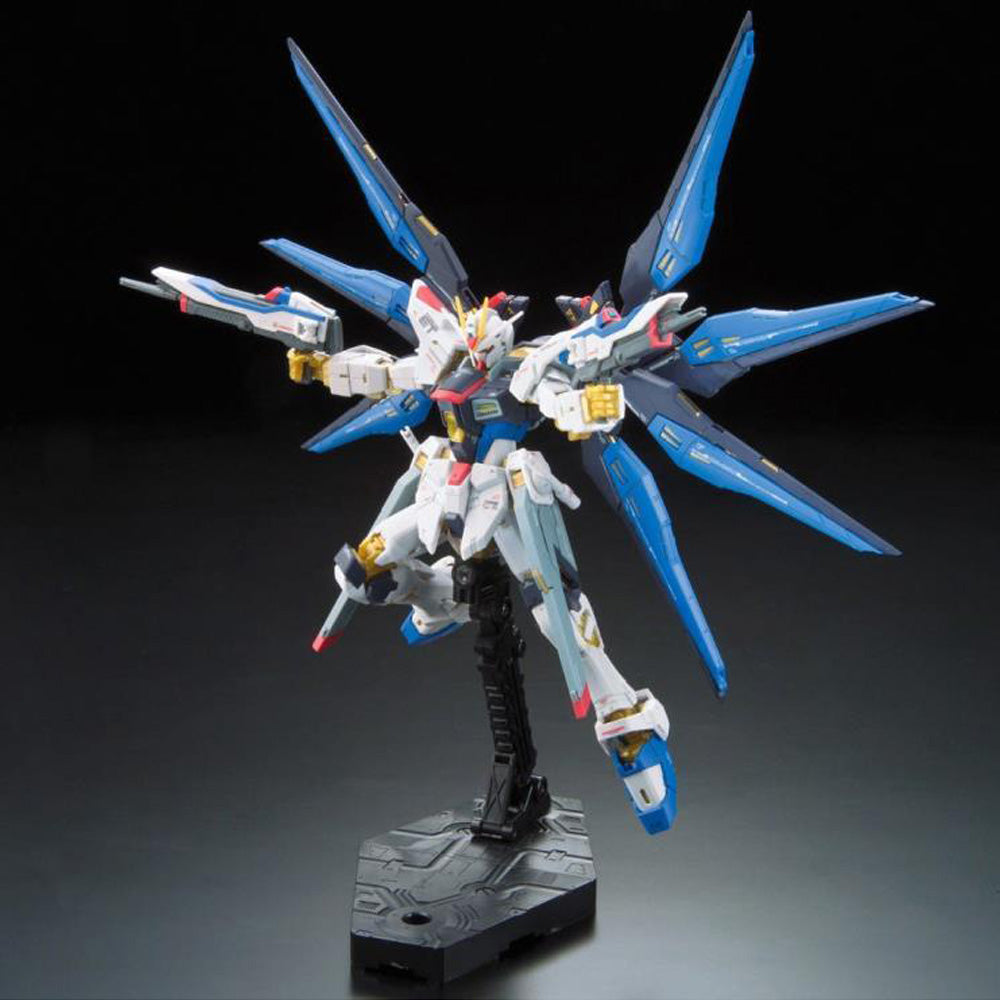 Bandai Hobby: Gundam SEED Destiny - RG 1/144 Strike Freedom Gundam #14 Model Kit (ONLINE ORDER ONLY)