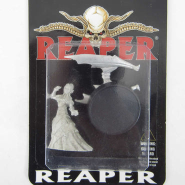 RPR01622 Reapercon 2018 Sophie Miniature 25mm Heroic Scale (ONLINE ORDER ONLY)