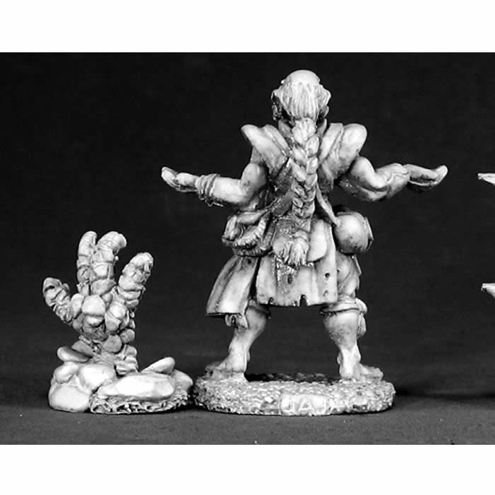 RPR02560 Strohm Earth Sorcerer Miniature 25mm Heroic Scale (ONLINE ORDER ONLY)